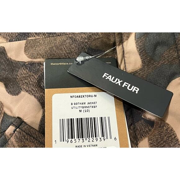 THE NORTH FACE Boy’s Gotham Goose Down Jacket Parka TNF Black Camo M (10) NWT - Picture 6 of 9